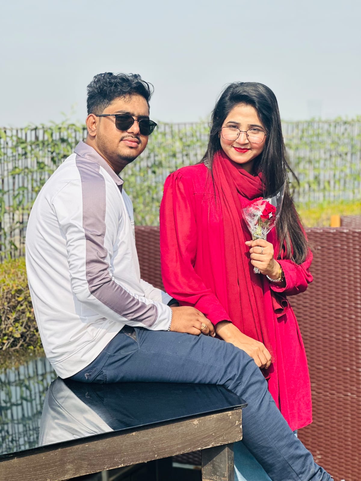 One knee, one rose — rooftop restaurant, Bangla Motor, Dhaka — photo 6