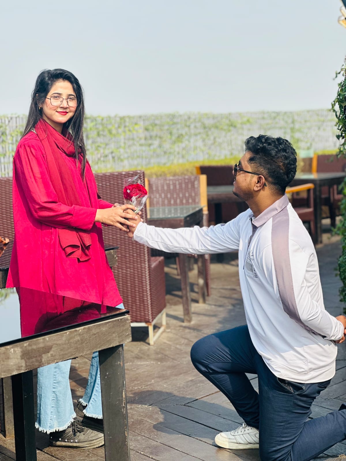 One knee, one rose — rooftop restaurant, Bangla Motor, Dhaka — photo 2
