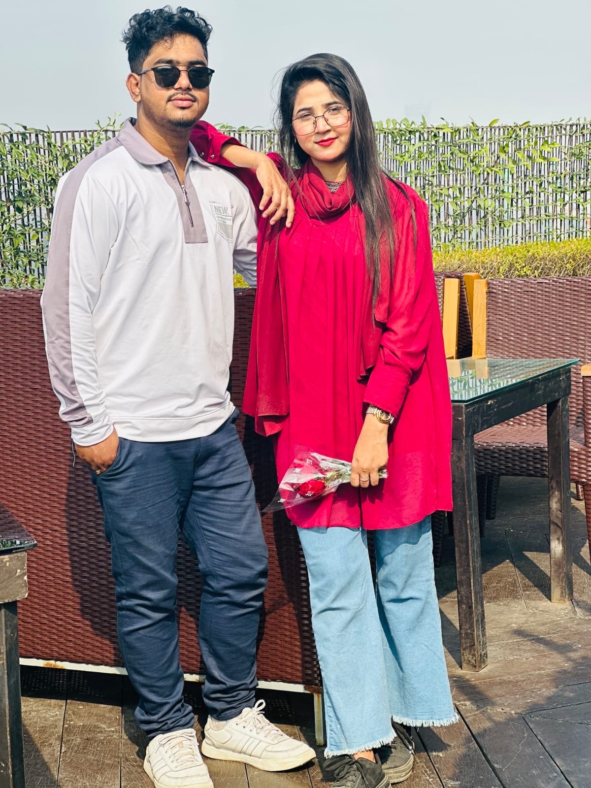 One knee, one rose — rooftop restaurant, Bangla Motor, Dhaka — photo 8